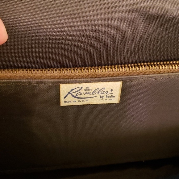 Vtg Rambler by Kodin Pebble Leather Handbag Brown Kiss Clasp Multiple Pockets - Picture 6 of 15